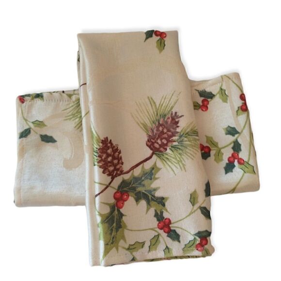 St Nicholas Square Christmas Napkin Cloth Fabric Set of 2 Winter Pine Branches. - Picture 10 of 16